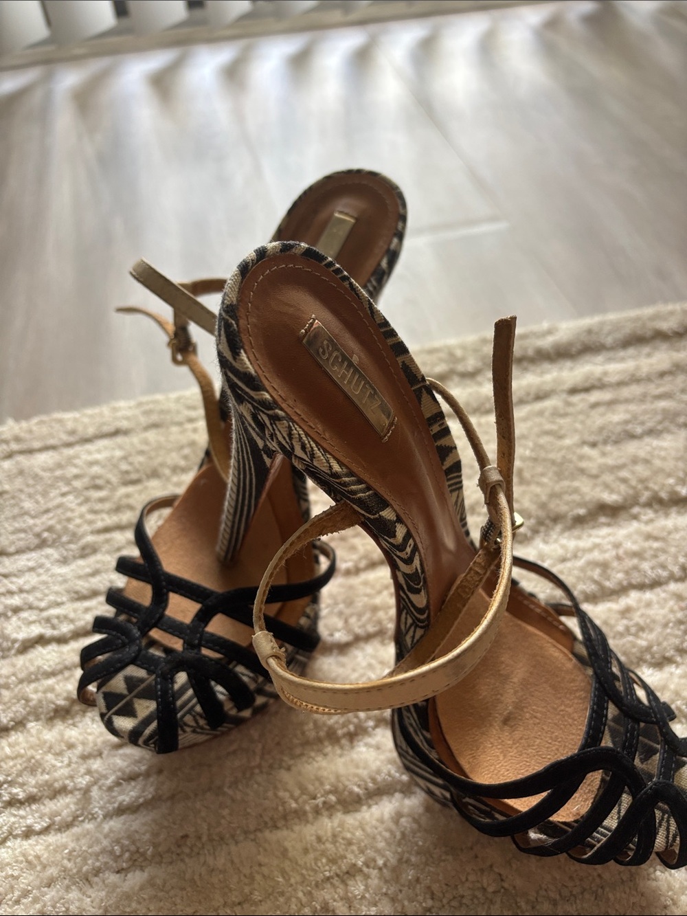 SCHUTZ Black and Cream Strappy T-Strap Heels - Picture 3 of 4